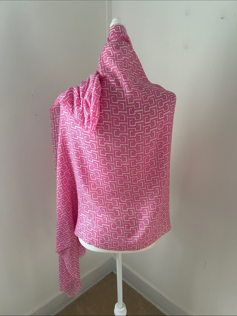 J. McLaughlin Pink/Cream Geometric Wrap Scarf - Picture 4 of 9